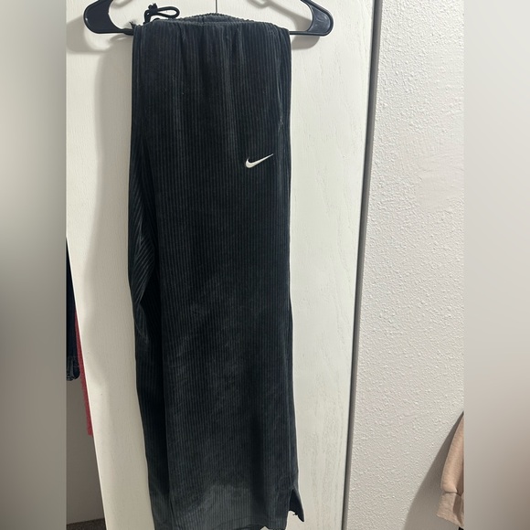 Nike Pants - Women’s Nike lounge pants
